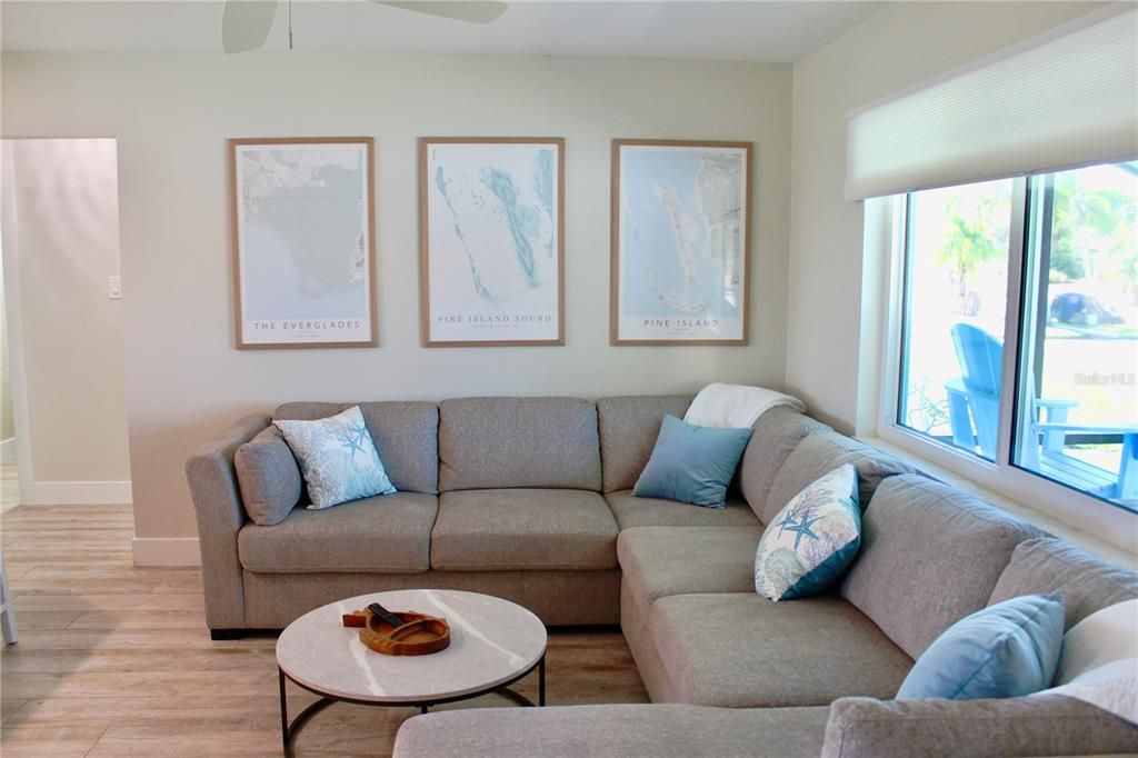 For Rent: $5,300 (2 beds, 1 baths, 841 Square Feet)