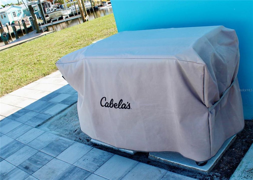 For Rent: $5,300 (2 beds, 1 baths, 841 Square Feet)