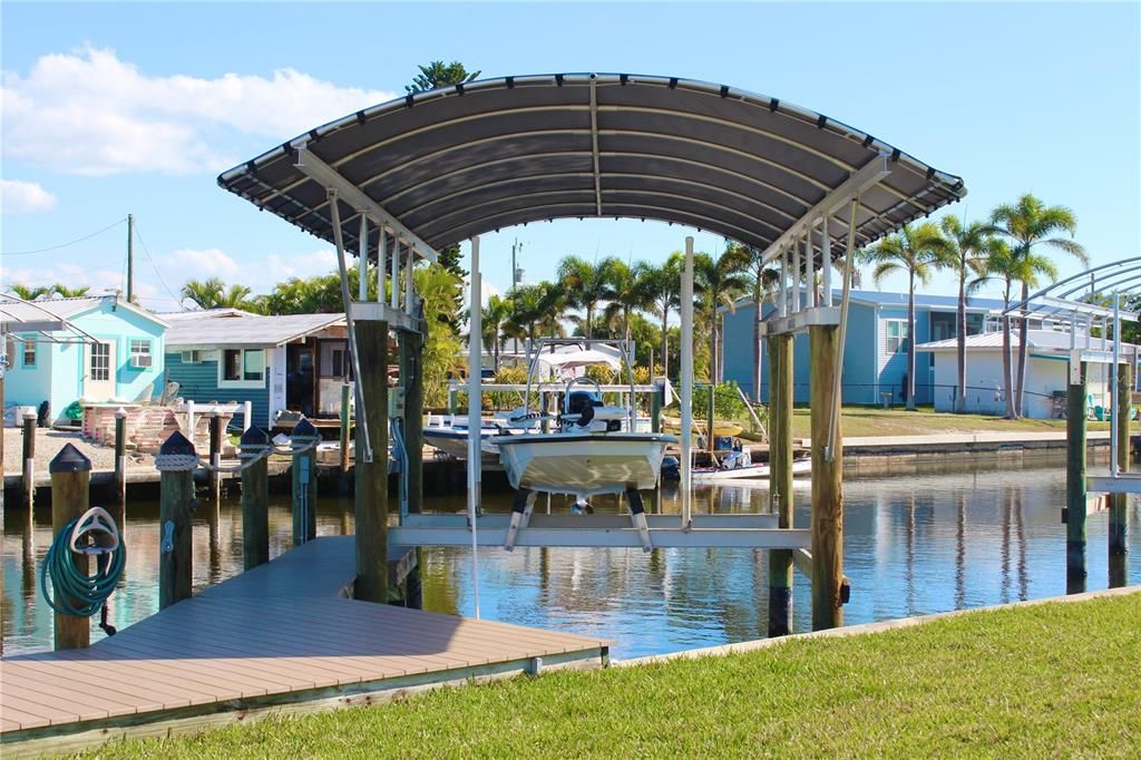 For Rent: $5,300 (2 beds, 1 baths, 841 Square Feet)