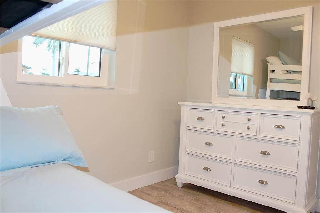 For Rent: $5,300 (2 beds, 1 baths, 841 Square Feet)