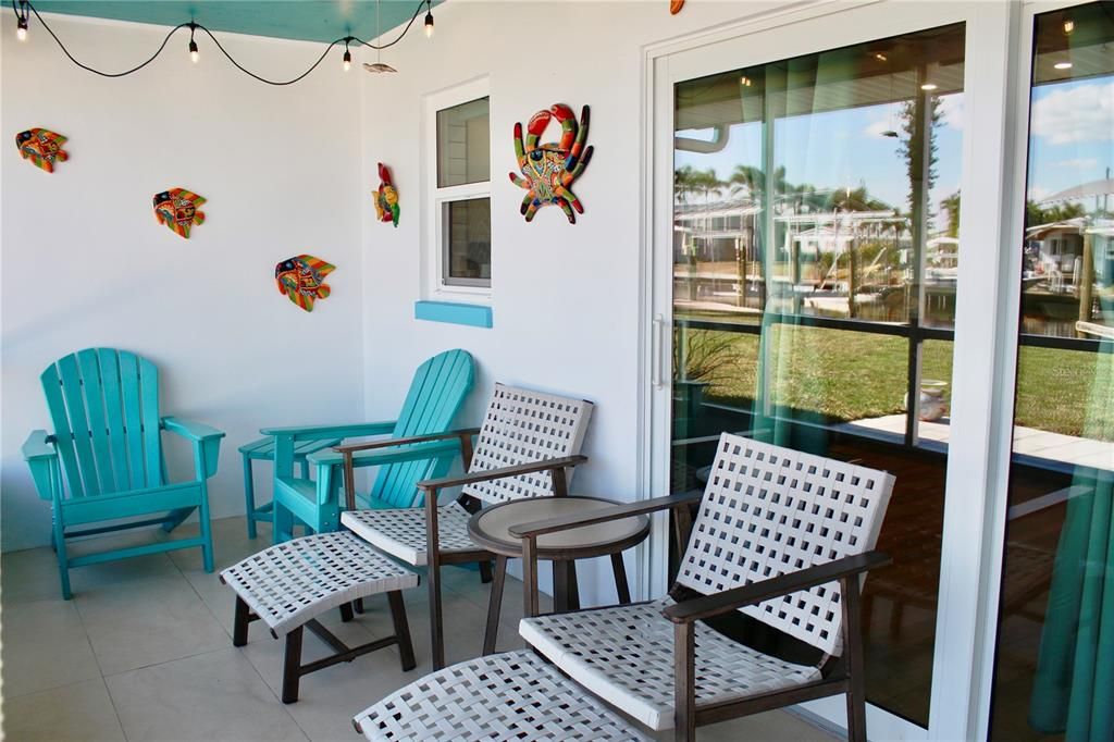 For Rent: $5,300 (2 beds, 1 baths, 841 Square Feet)