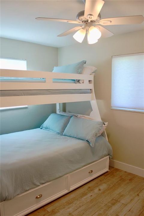 For Rent: $5,300 (2 beds, 1 baths, 841 Square Feet)