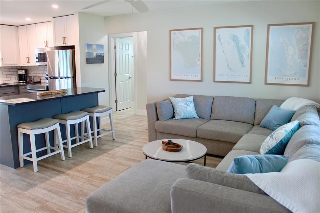 For Rent: $5,300 (2 beds, 1 baths, 841 Square Feet)