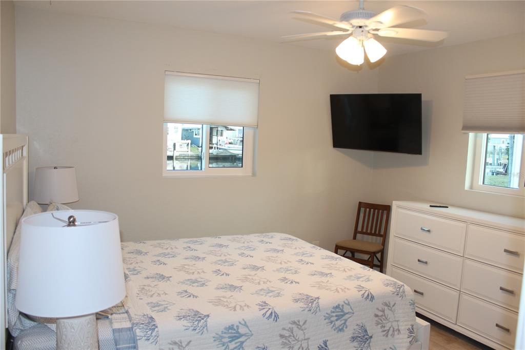 For Rent: $5,300 (2 beds, 1 baths, 841 Square Feet)