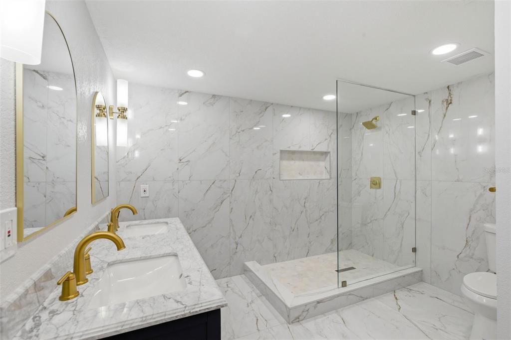 For Sale: $395,000 (3 beds, 2 baths, 1519 Square Feet)