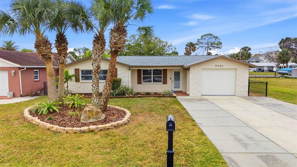 For Sale: $395,000 (3 beds, 2 baths, 1519 Square Feet)