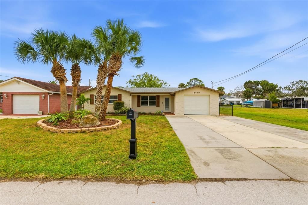 For Sale: $395,000 (3 beds, 2 baths, 1519 Square Feet)