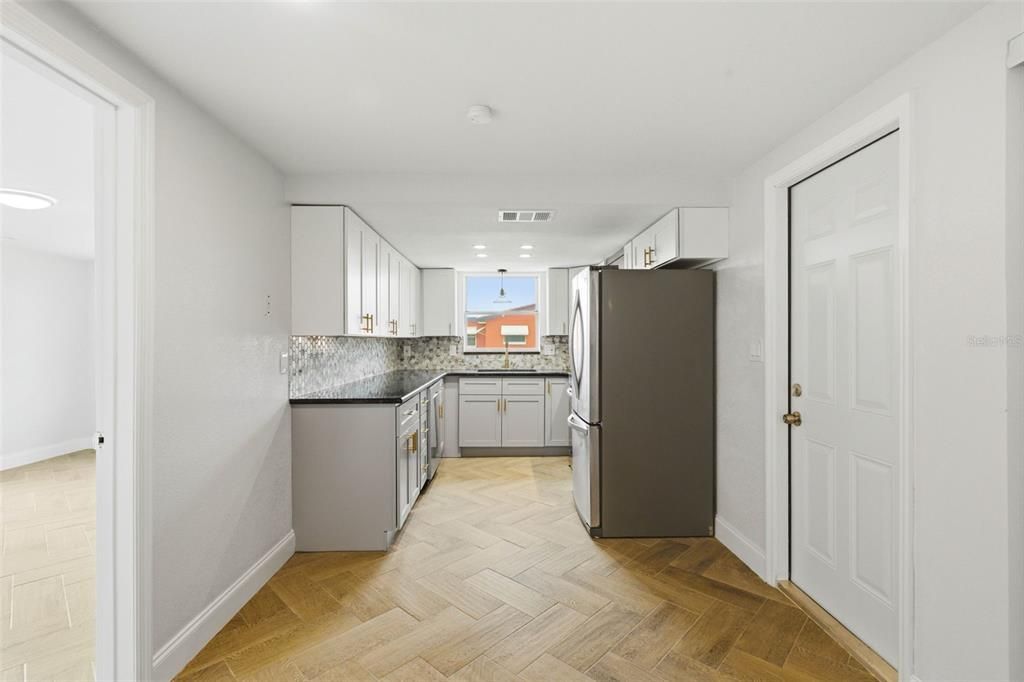 For Sale: $395,000 (3 beds, 2 baths, 1519 Square Feet)