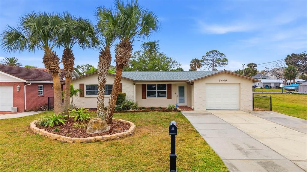 For Sale: $395,000 (3 beds, 2 baths, 1519 Square Feet)