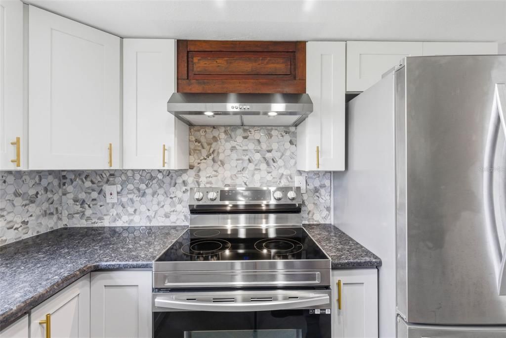 For Sale: $395,000 (3 beds, 2 baths, 1519 Square Feet)