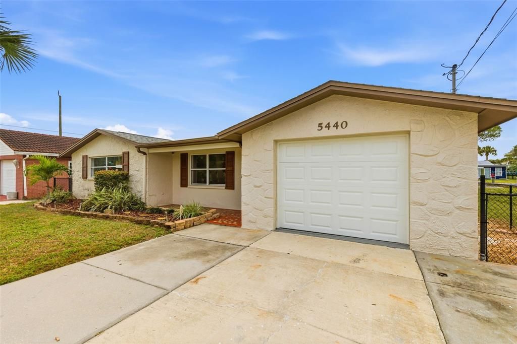 For Sale: $395,000 (3 beds, 2 baths, 1519 Square Feet)