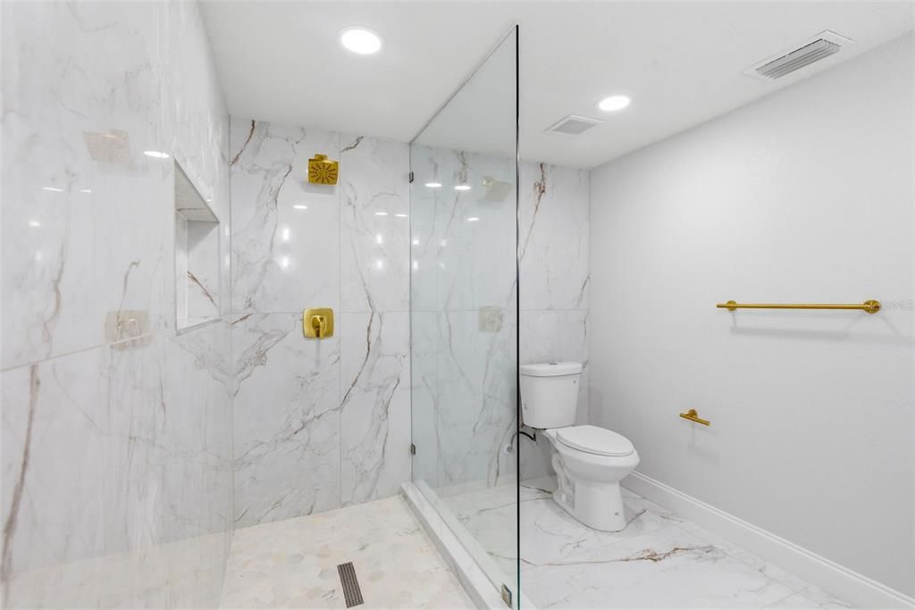 For Sale: $395,000 (3 beds, 2 baths, 1519 Square Feet)