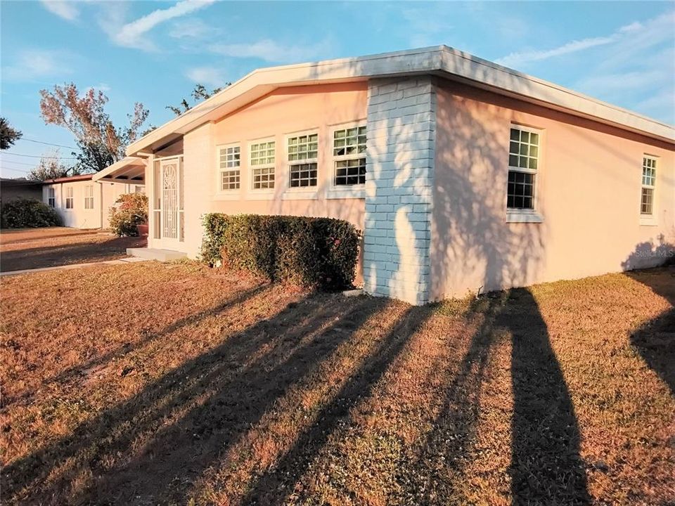 На продажу: $259,000 (2 спален, 1 ванн, 1183 Квадратных фут)