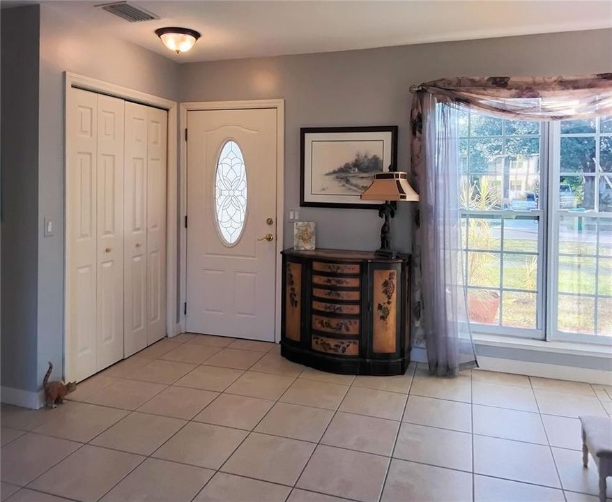 На продажу: $259,000 (2 спален, 1 ванн, 1183 Квадратных фут)