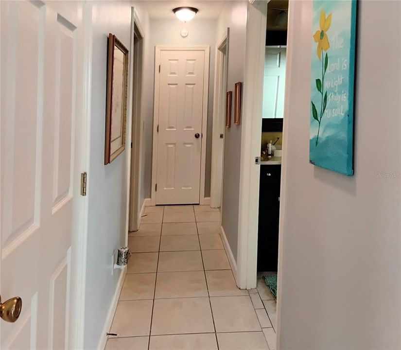 На продажу: $259,000 (2 спален, 1 ванн, 1183 Квадратных фут)