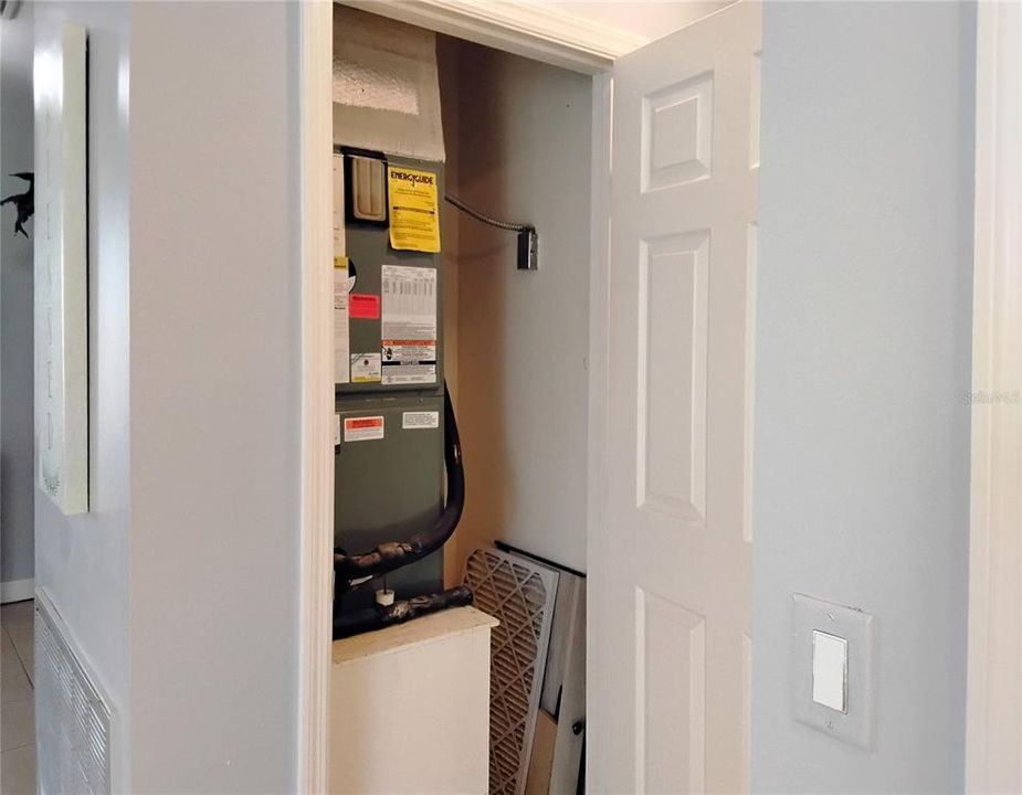 На продажу: $259,000 (2 спален, 1 ванн, 1183 Квадратных фут)