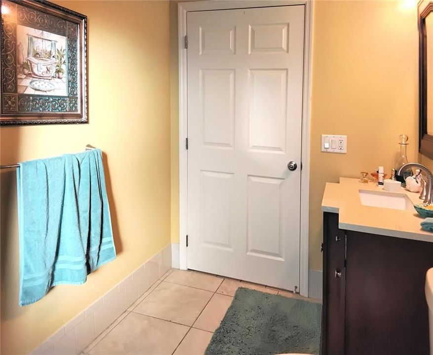 На продажу: $259,000 (2 спален, 1 ванн, 1183 Квадратных фут)