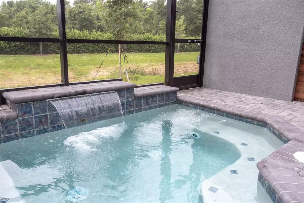 For Sale: $400,000 (4 beds, 3 baths, 1752 Square Feet)