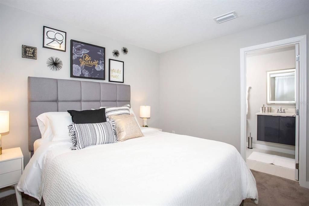 For Sale: $400,000 (4 beds, 3 baths, 1752 Square Feet)