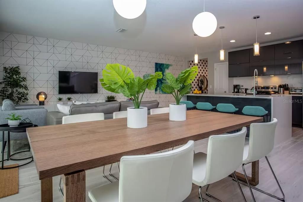 For Sale: $400,000 (4 beds, 3 baths, 1752 Square Feet)