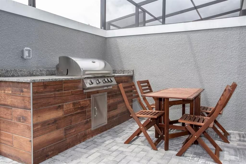 For Sale: $400,000 (4 beds, 3 baths, 1752 Square Feet)