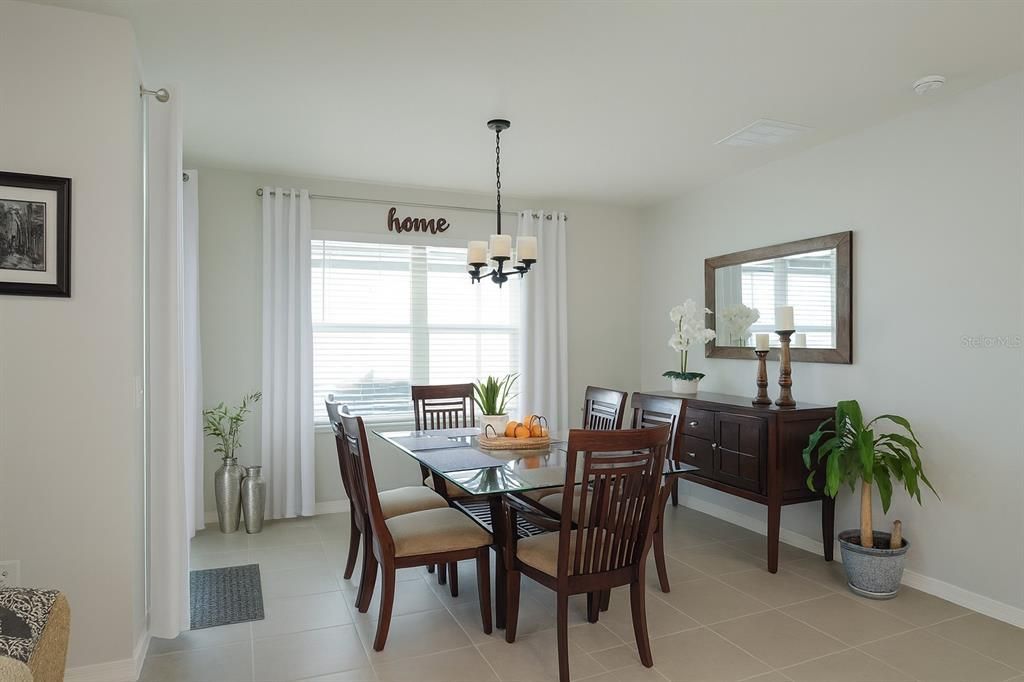 出租: $2,860 (3 贝兹, 2 浴室, 1690 平方英尺)