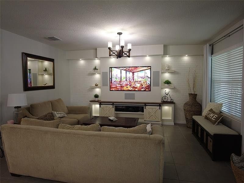 出租: $2,860 (3 贝兹, 2 浴室, 1690 平方英尺)