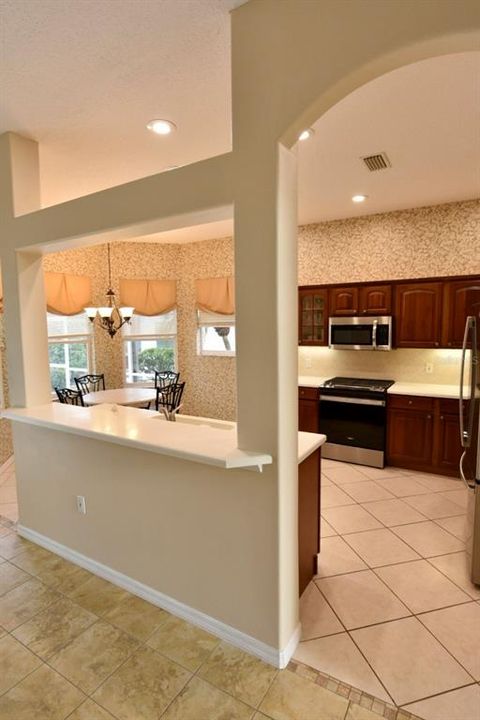 待售: $584,000 (3 贝兹, 2 浴室, 2201 平方英尺)