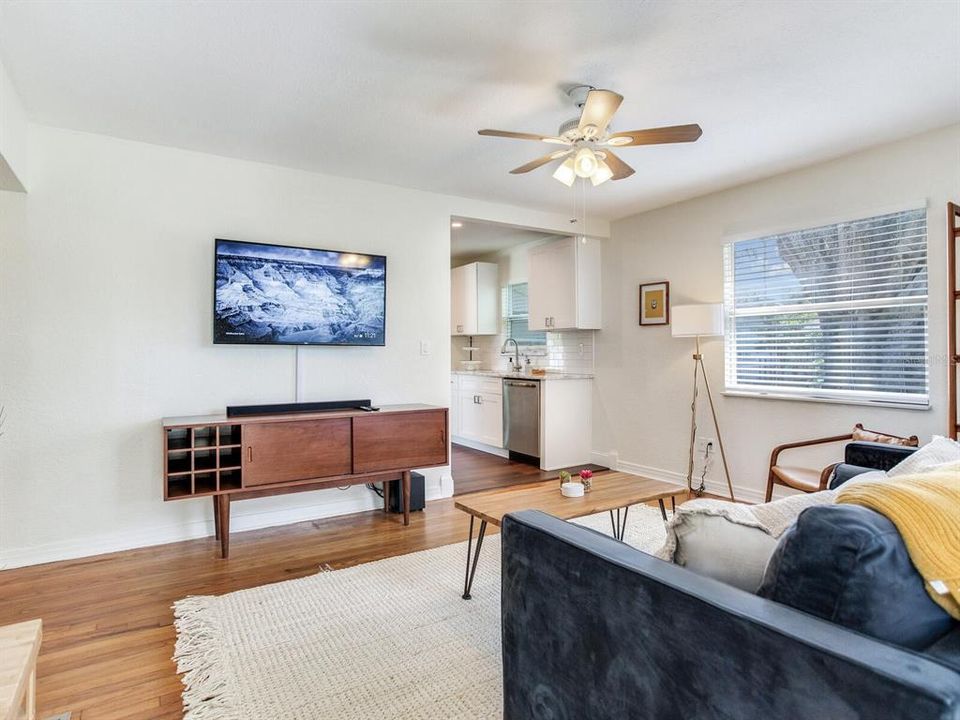 For Sale: $374,900 (3 beds, 2 baths, 1176 Square Feet)