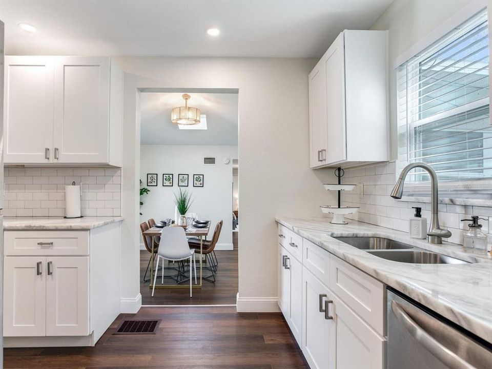 For Sale: $374,900 (3 beds, 2 baths, 1176 Square Feet)