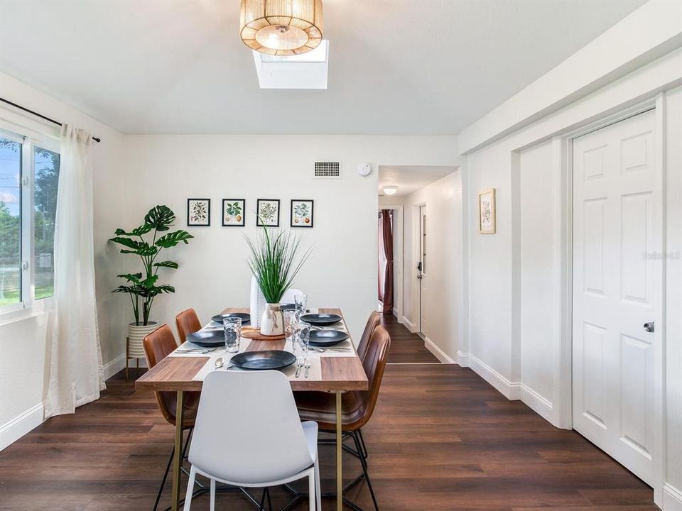 For Sale: $374,900 (3 beds, 2 baths, 1176 Square Feet)