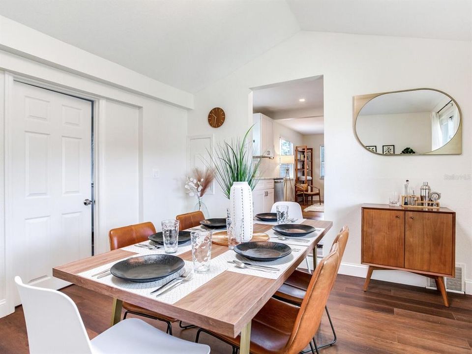 For Sale: $374,900 (3 beds, 2 baths, 1176 Square Feet)