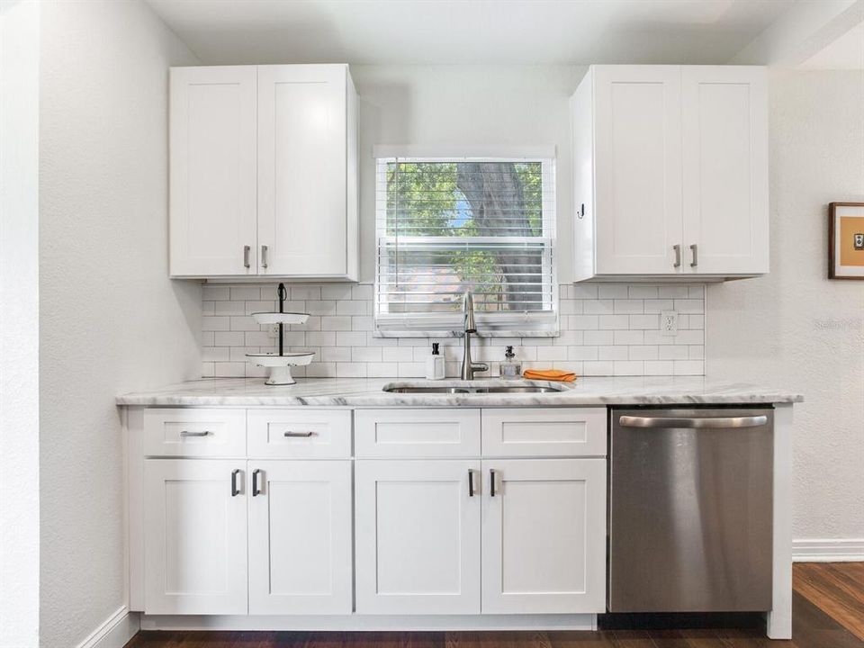 For Sale: $374,900 (3 beds, 2 baths, 1176 Square Feet)