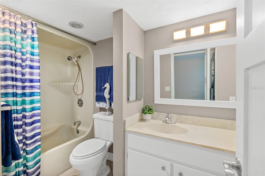 待售: $449,900 (2 贝兹, 2 浴室, 1700 平方英尺)