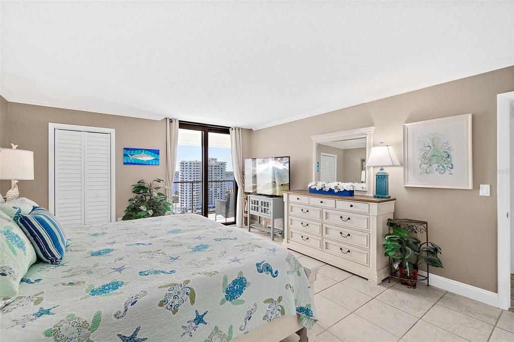 待售: $449,900 (2 贝兹, 2 浴室, 1700 平方英尺)