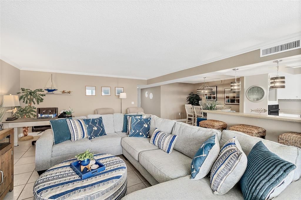 待售: $449,900 (2 贝兹, 2 浴室, 1700 平方英尺)