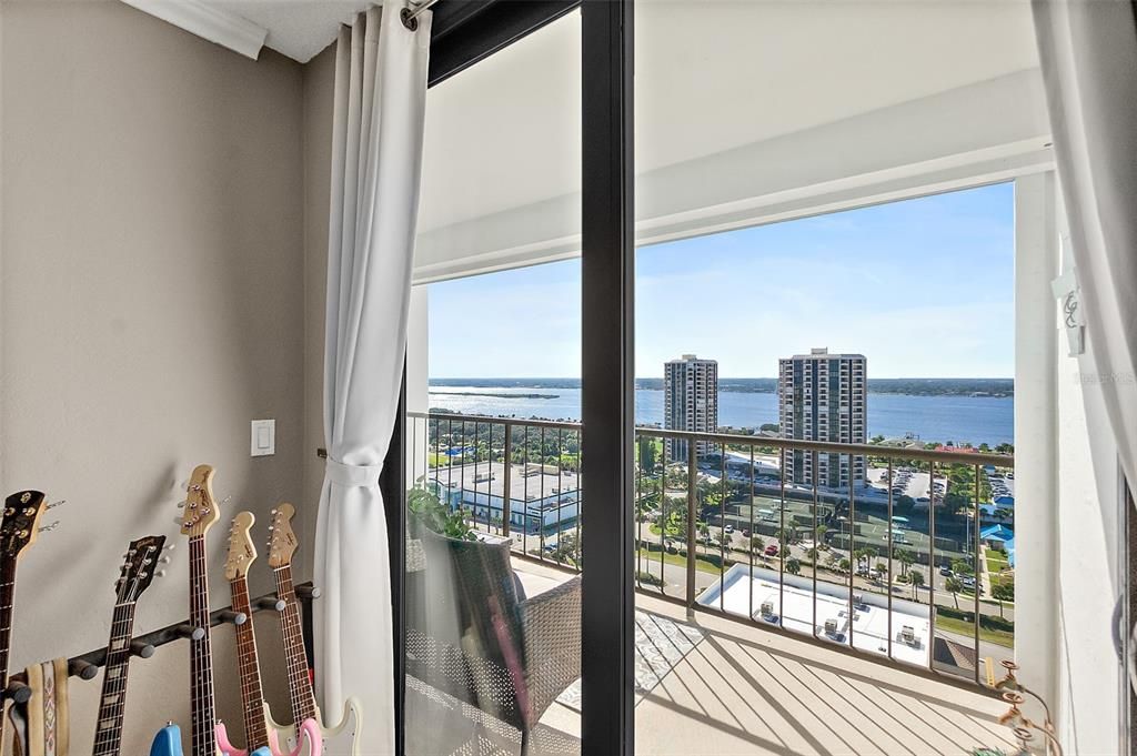 待售: $449,900 (2 贝兹, 2 浴室, 1700 平方英尺)