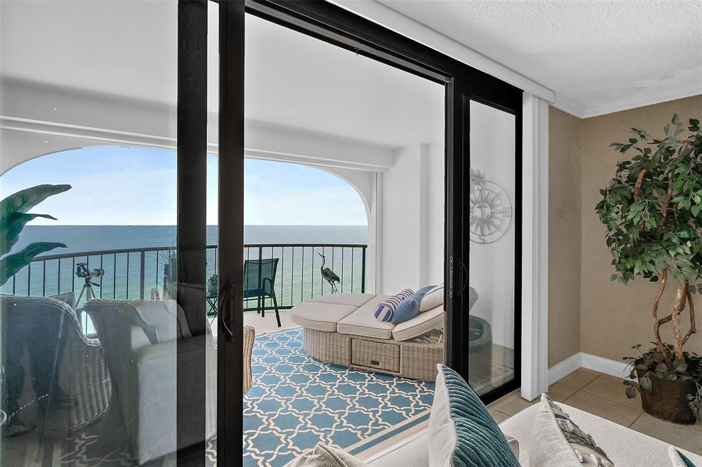 待售: $449,900 (2 贝兹, 2 浴室, 1700 平方英尺)