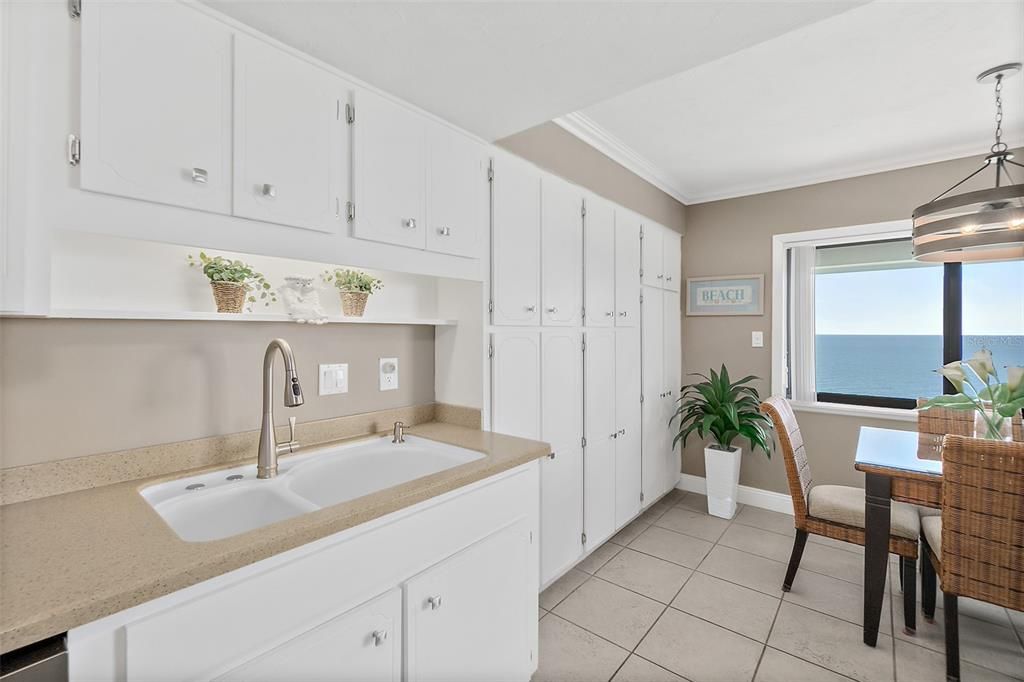 待售: $449,900 (2 贝兹, 2 浴室, 1700 平方英尺)