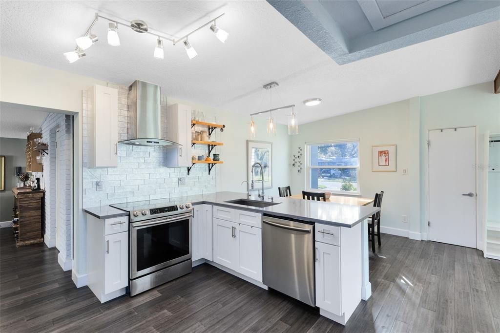 For Sale: $665,000 (3 beds, 2 baths, 1433 Square Feet)