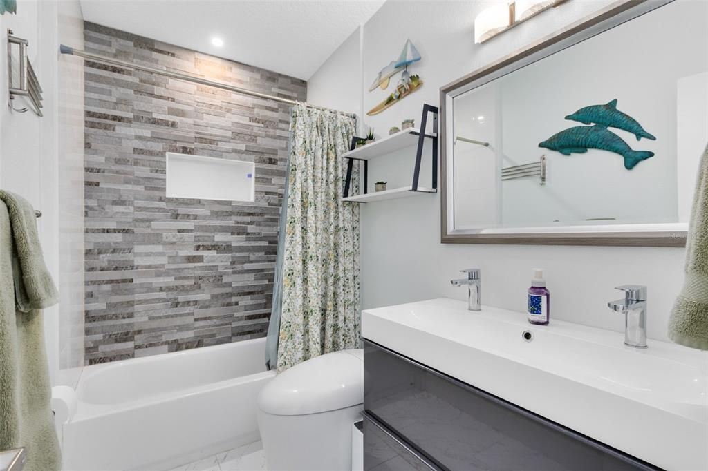 For Sale: $665,000 (3 beds, 2 baths, 1433 Square Feet)