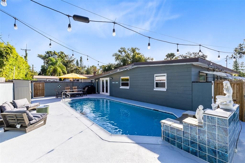 For Sale: $665,000 (3 beds, 2 baths, 1433 Square Feet)