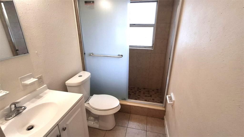 На продажу: $219,900 (3 спален, 1 ванн, 1224 Квадратных фут)