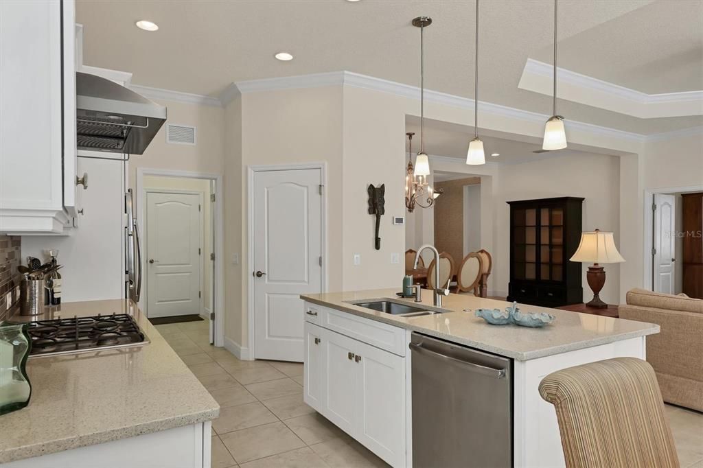 待售: $649,000 (3 贝兹, 2 浴室, 2138 平方英尺)