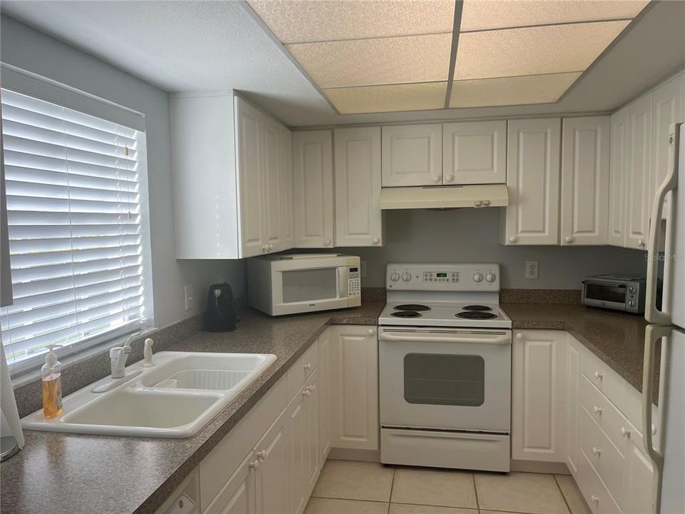 На продажу: $195,000 (2 спален, 2 ванн, 1056 Квадратных фут)