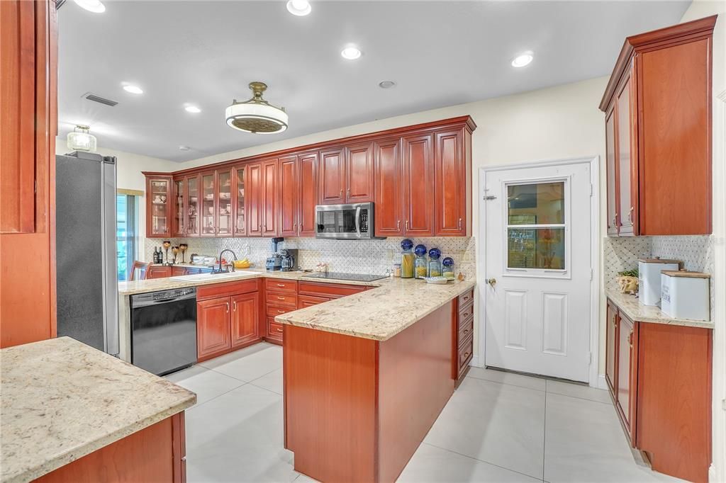 For Sale: $849,000 (4 beds, 5 baths, 3754 Square Feet)