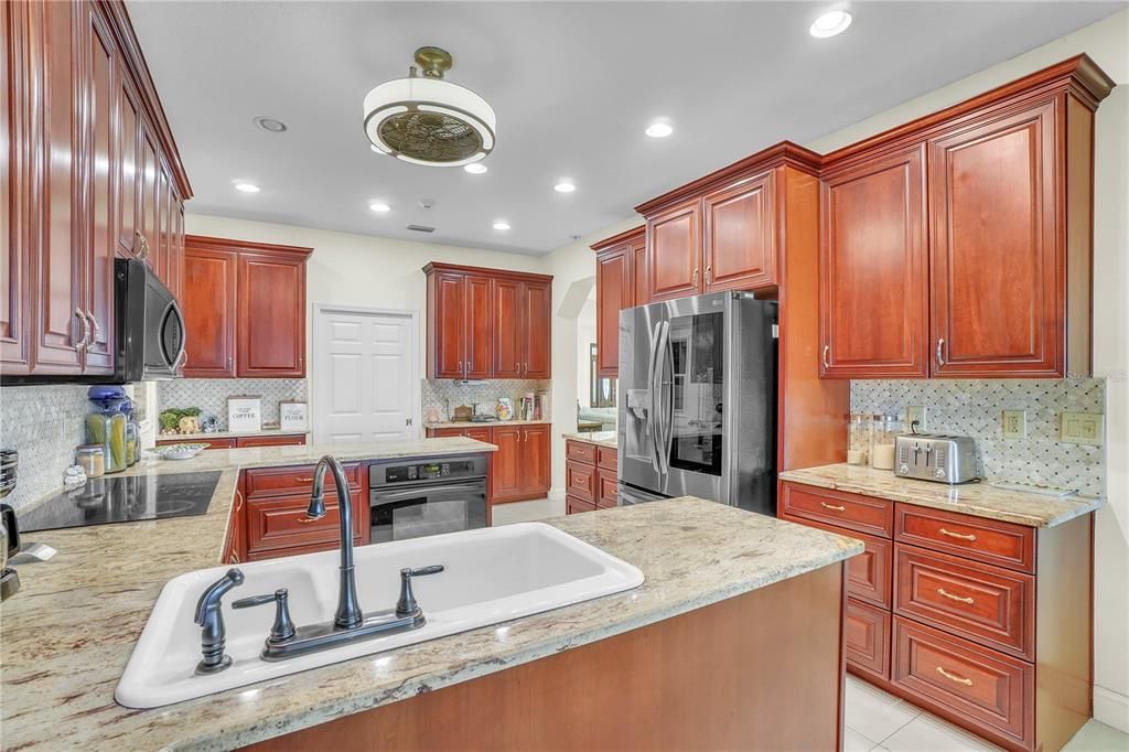 For Sale: $849,000 (4 beds, 5 baths, 3754 Square Feet)