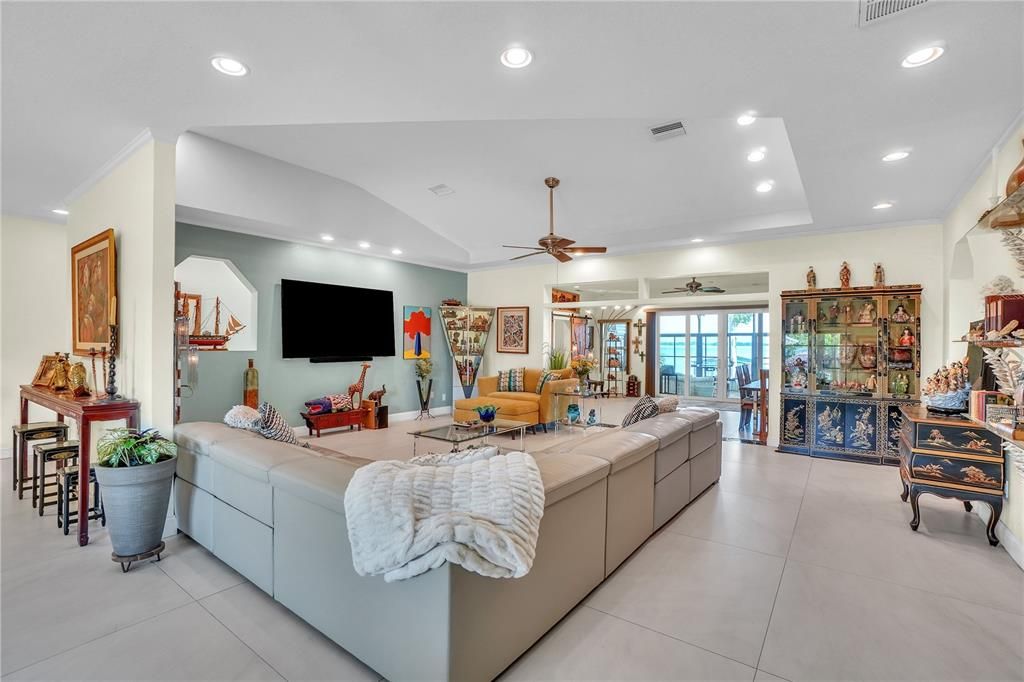 For Sale: $849,000 (4 beds, 5 baths, 3754 Square Feet)