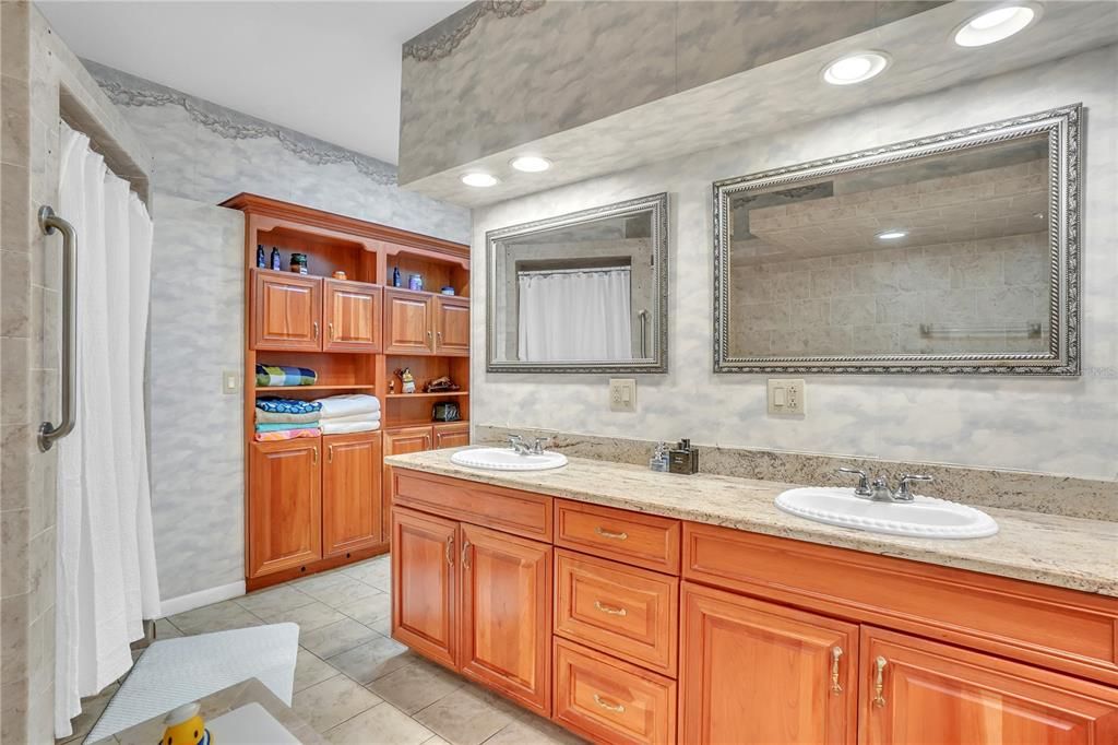 For Sale: $849,000 (4 beds, 5 baths, 3754 Square Feet)