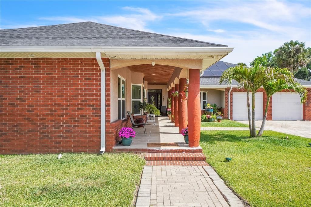 For Sale: $849,000 (4 beds, 5 baths, 3754 Square Feet)